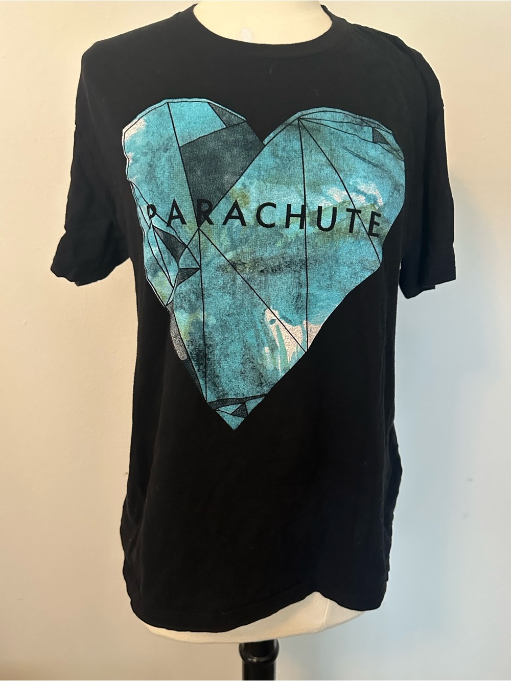 Parachute Black Tee with Turquoise Heart Graphic